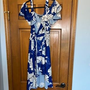One Clothing Blue & White Flowy Floral Off The Shoulders Wrap Dress - Size M
